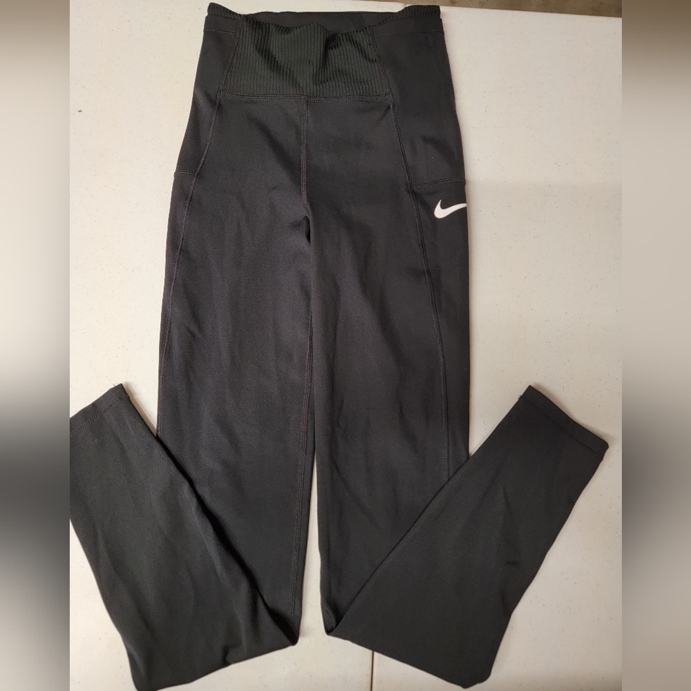 Nike girls leggings